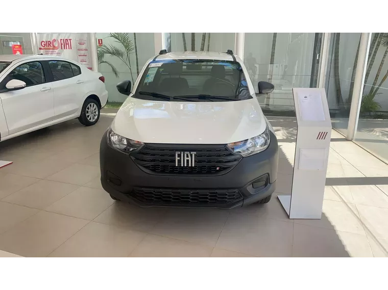 Fiat Strada Preto 3