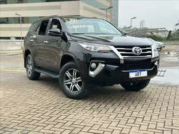 Toyota Hilux SW4