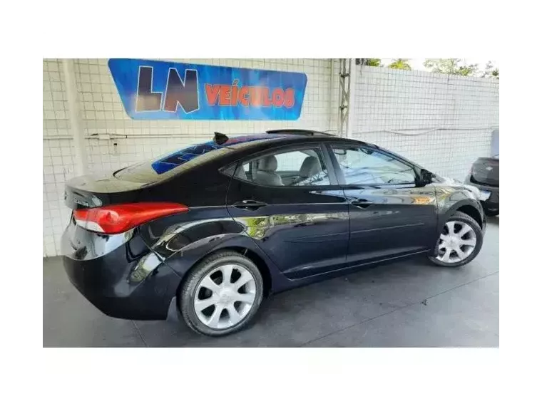 Hyundai Elantra Preto 3