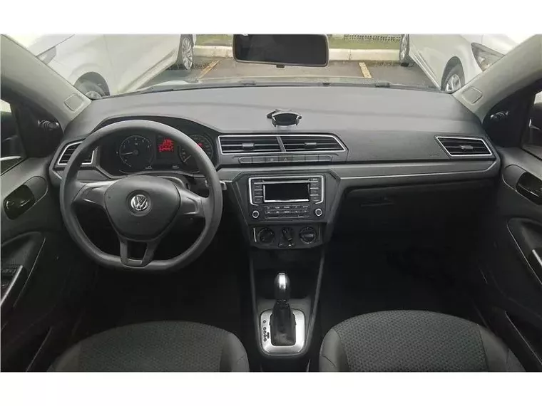 Volkswagen Voyage Cinza 17