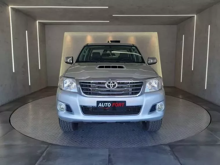 Toyota Hilux Prata 5