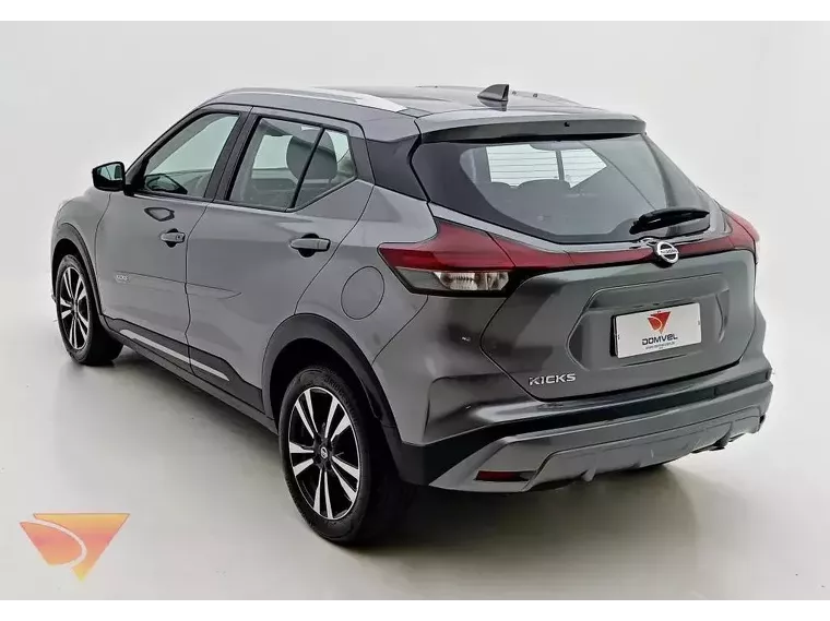 Nissan Kicks Cinza 3