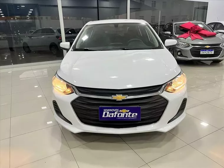 Chevrolet Onix Branco 1