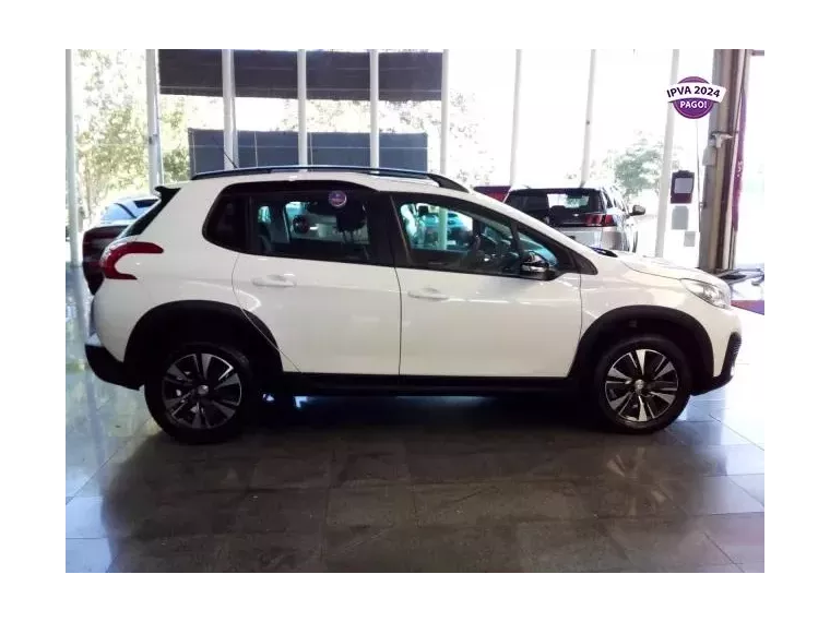 Peugeot 2008 Branco 4