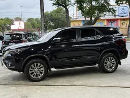 Toyota Hilux SW4