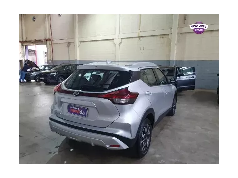 Nissan Kicks Prata 6