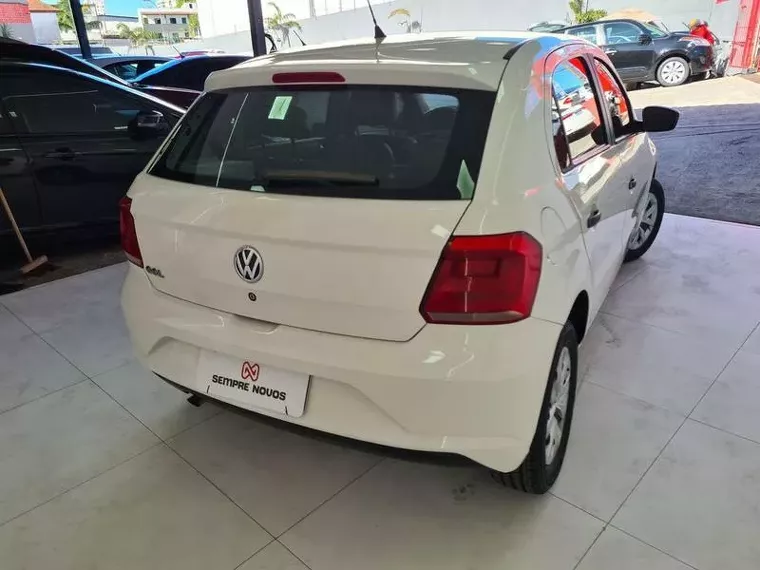 Volkswagen Gol Branco 4