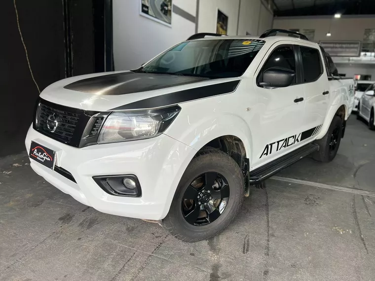 Nissan Frontier Branco 1