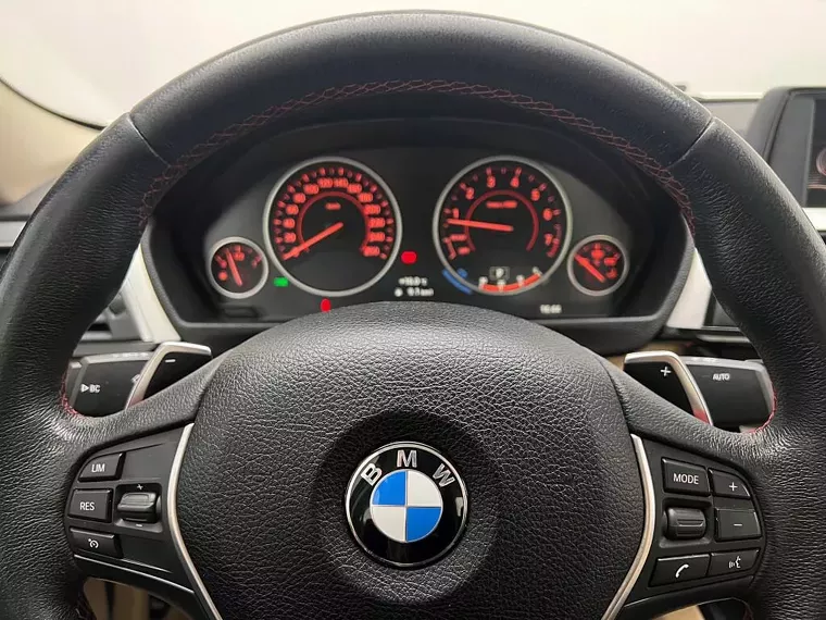 BMW 320i Branco 16