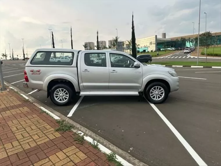 Toyota Hilux Prata 8