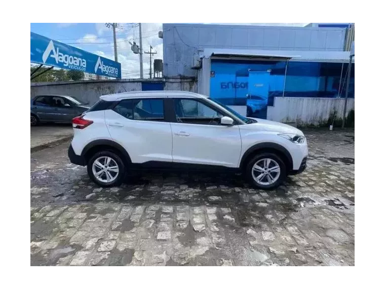 Nissan Kicks Branco 2