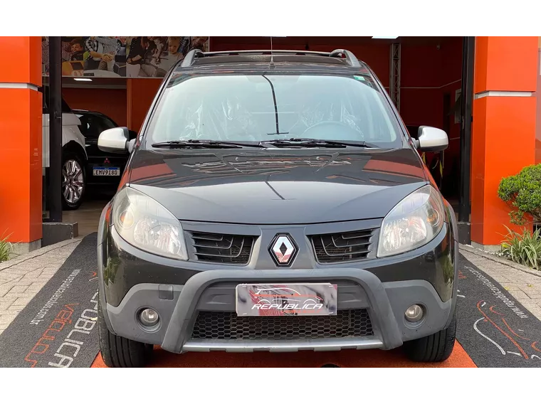 Renault Sandero Preto 6