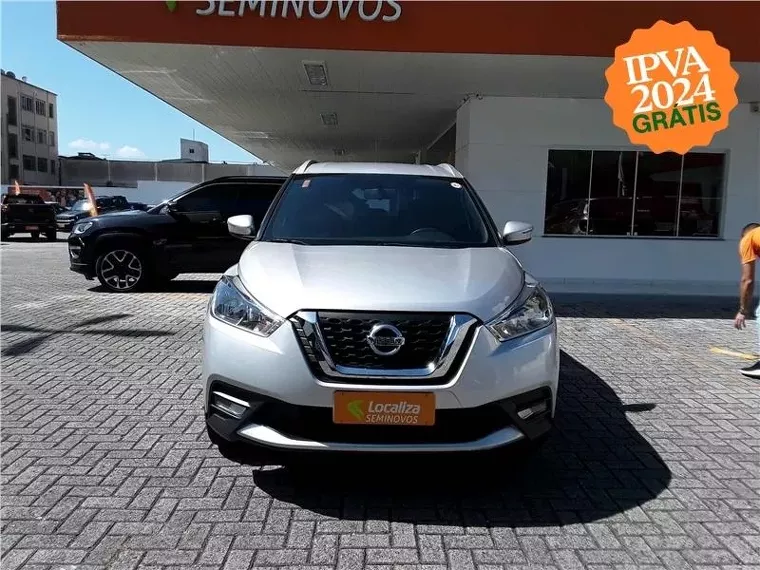 Nissan Kicks Prata 9