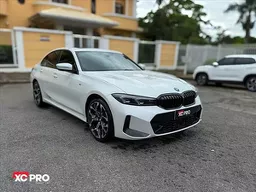BMW 330e