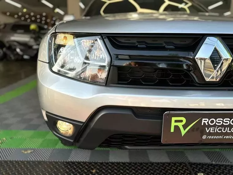 Renault Duster Prata 8