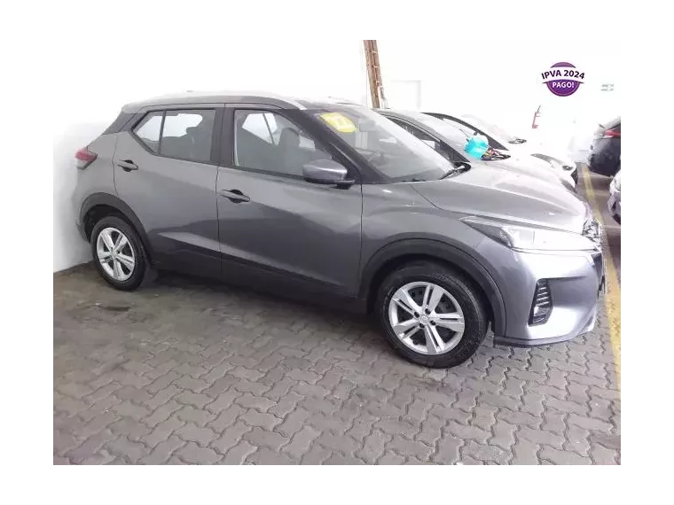 Nissan Kicks Cinza 2