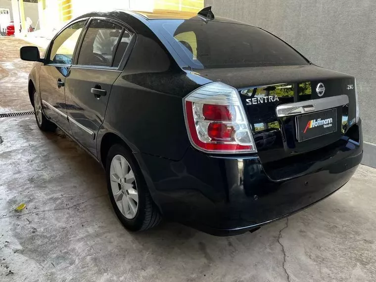 Nissan Sentra Preto 4