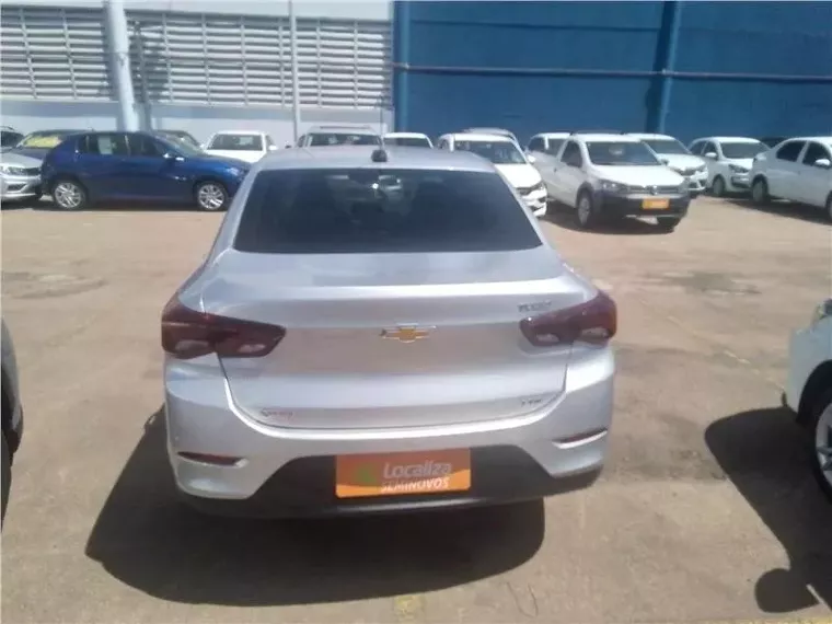 Chevrolet Onix Prata 12