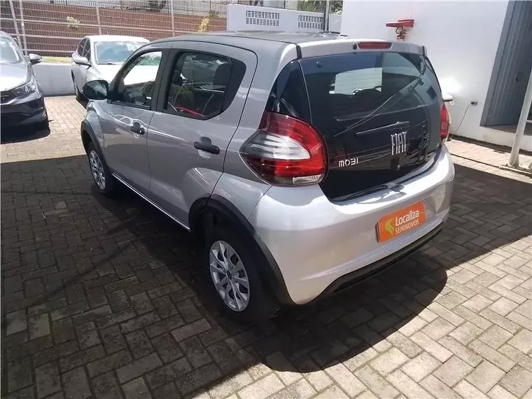 Fiat Mobi Prata 4