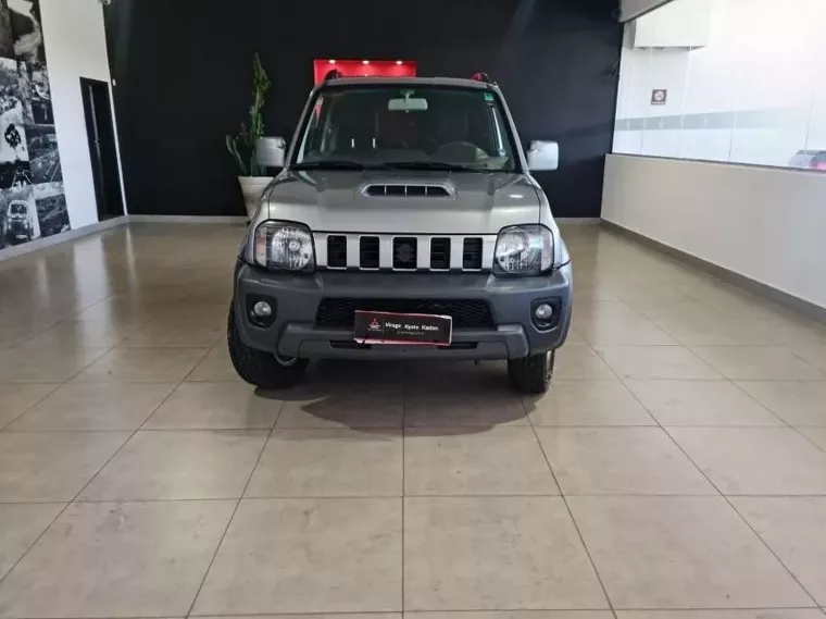 Suzuki Jimny Cinza 1