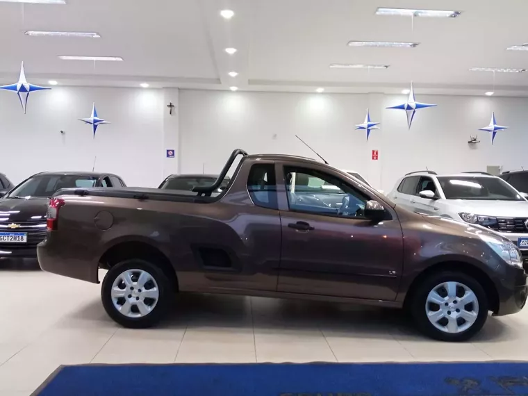 Chevrolet Montana Cinza 11