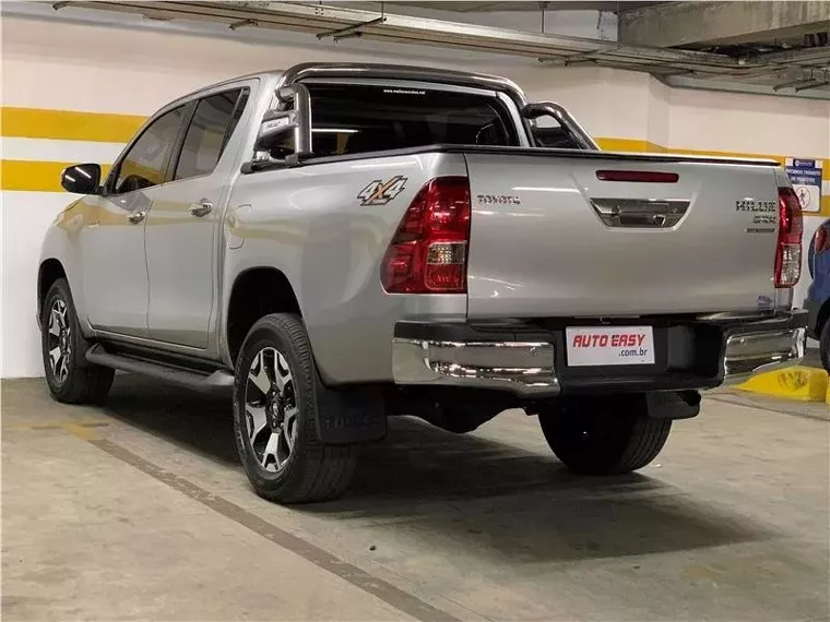 Toyota Hilux Prata 7