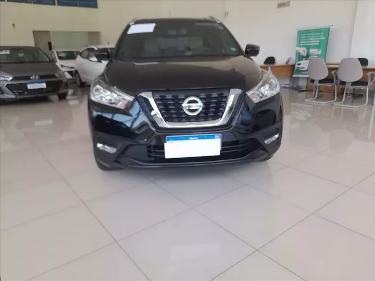 Nissan Kicks Preto 3