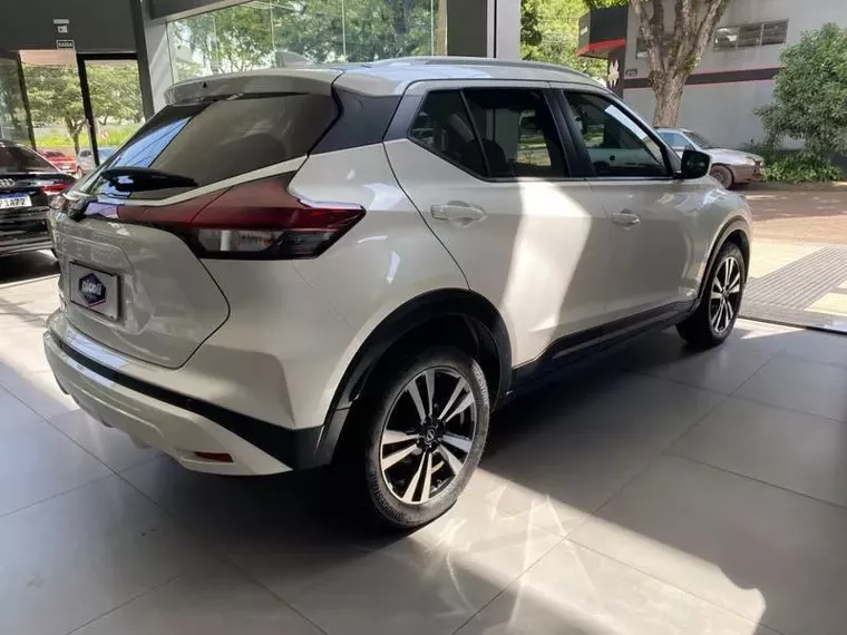 Nissan Kicks Branco 10