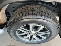 Toyota Hilux SW4