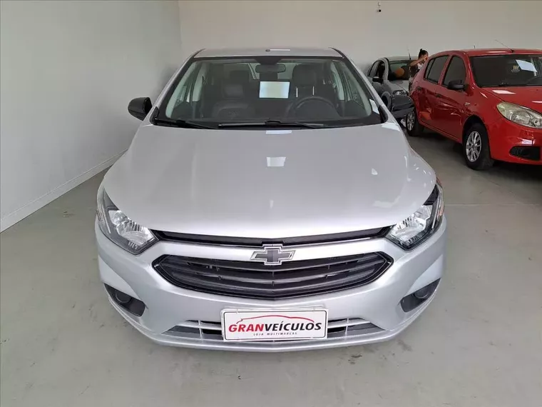 Chevrolet Onix Prata 3