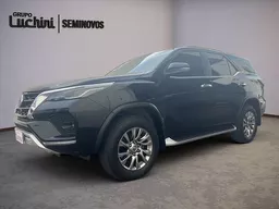Toyota Hilux SW4