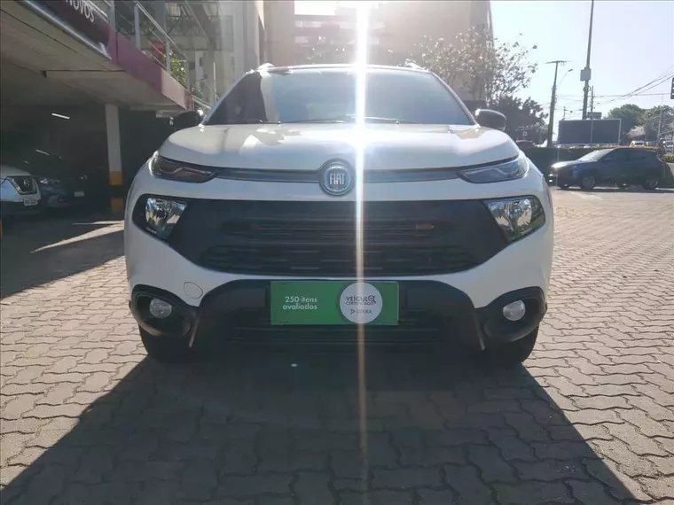 Fiat Toro Branco 8