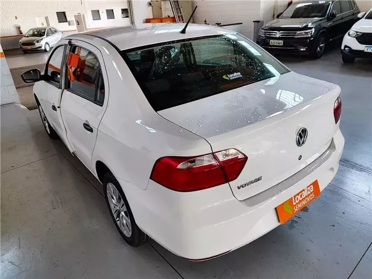 Volkswagen Voyage Branco 4