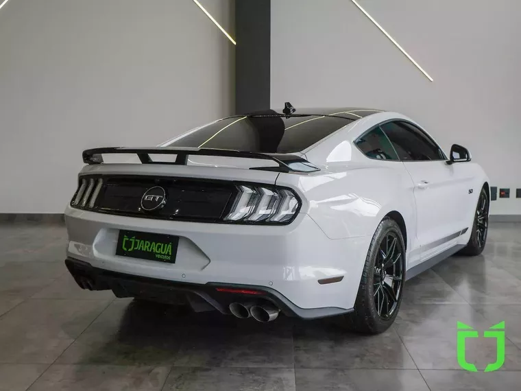 Ford Mustang Branco 3