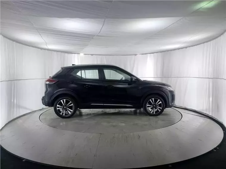 Nissan Kicks Preto 8