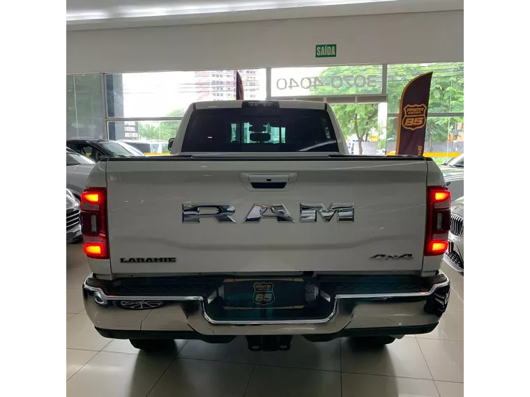 RAM 2500 Branco 8