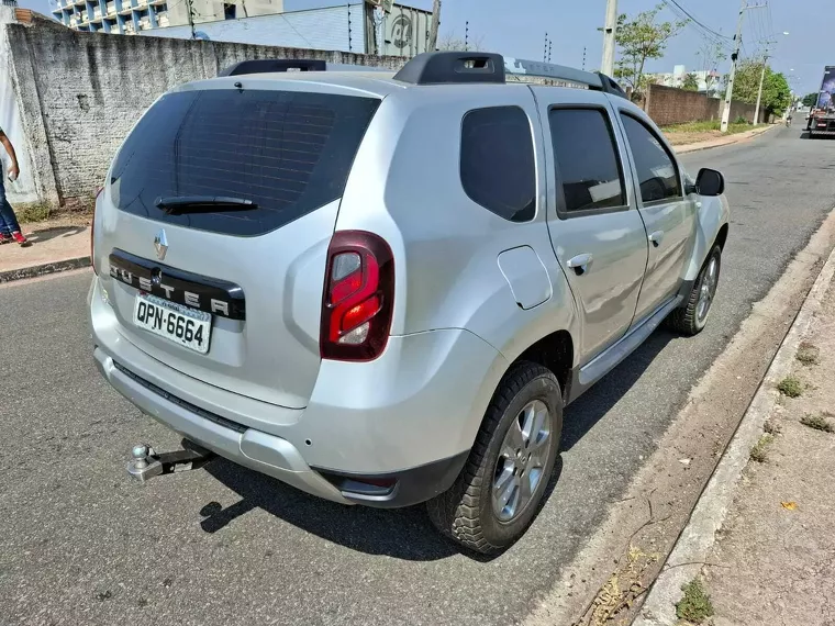 Renault Duster Prata 9