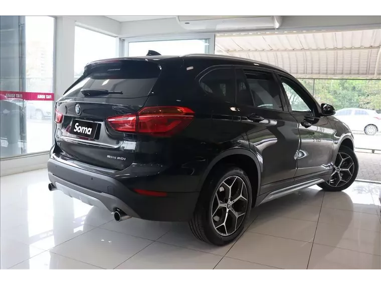 BMW X1 Preto 5