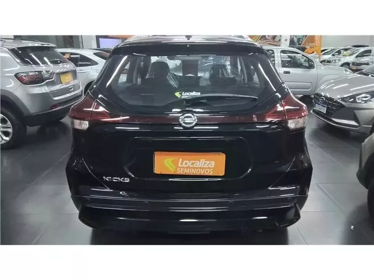 Nissan Kicks Preto 11