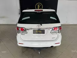 Toyota Hilux SW4