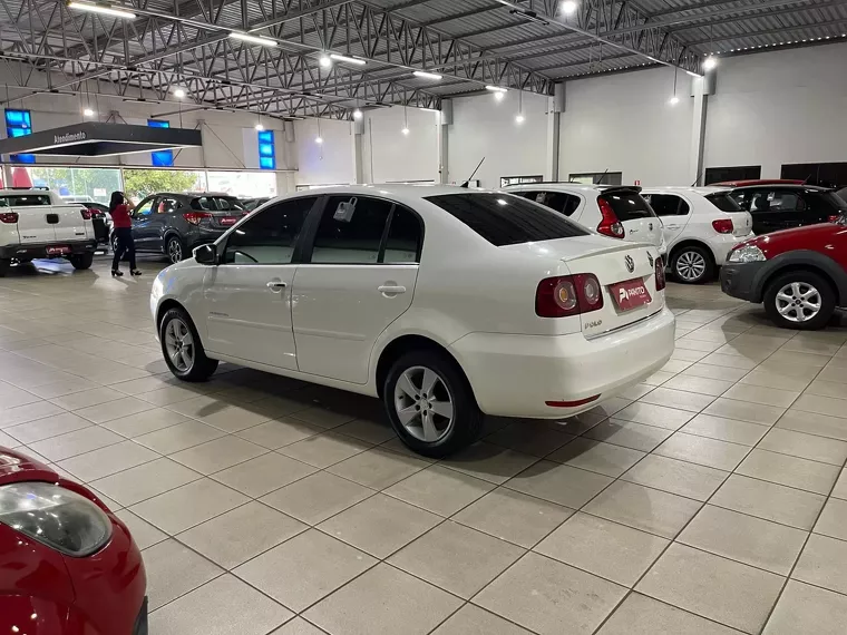 Volkswagen Polo Sedan Branco 2