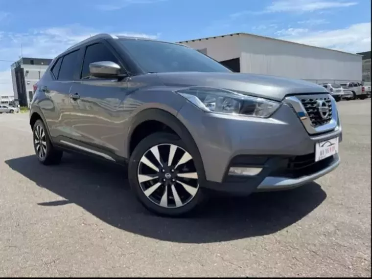 Nissan Kicks Cinza 3