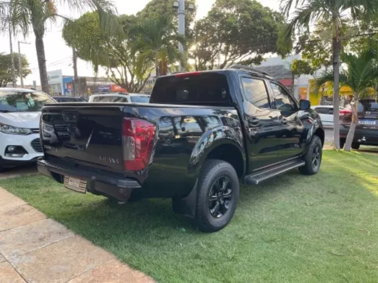 Nissan Frontier Preto 2