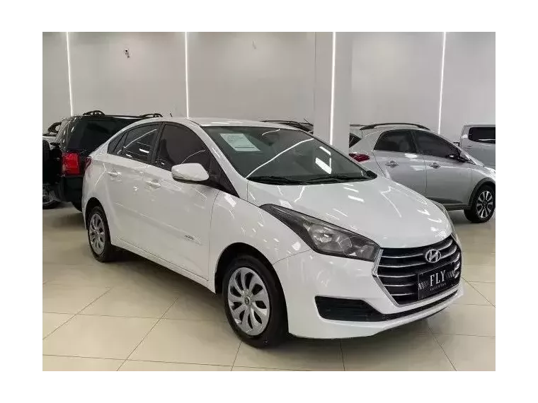 Hyundai HB20S Branco 9