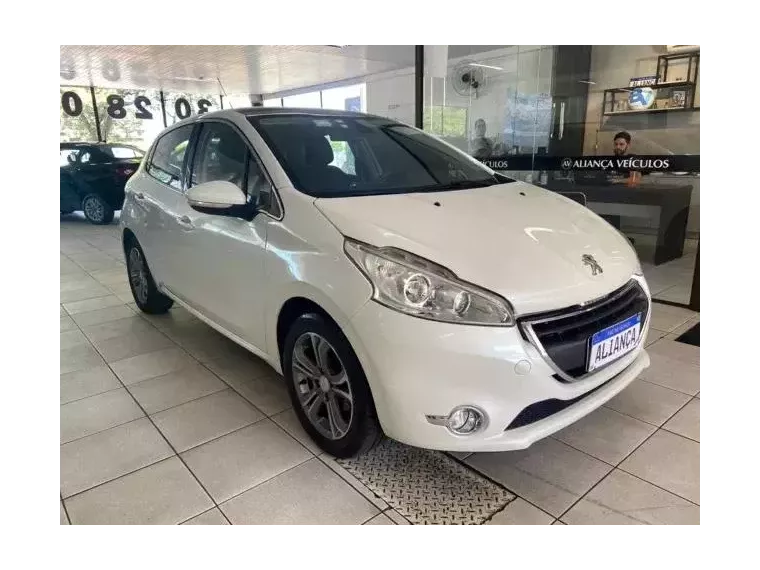 Peugeot 208 Branco 1