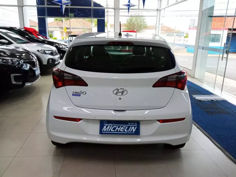 Hyundai HB20 Branco 6