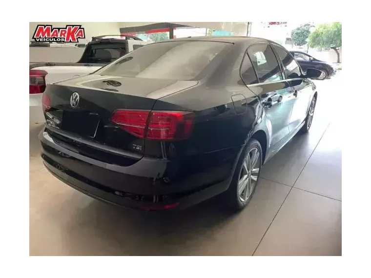 Volkswagen Jetta Preto 4