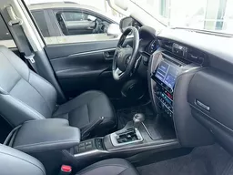 Toyota Hilux SW4