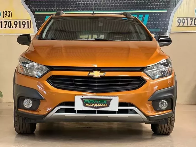 Chevrolet Onix Laranja 1