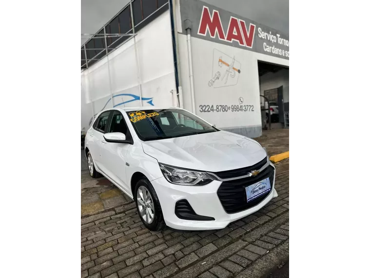 Chevrolet Onix Branco 2